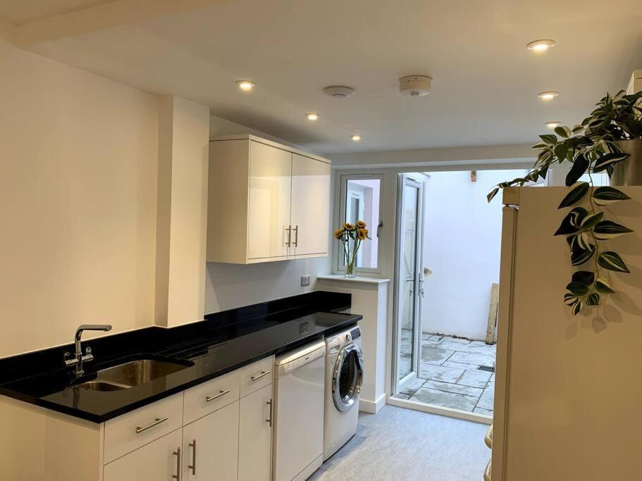 Newly Refurbished Uplyme Getaway Apartamento Exterior foto